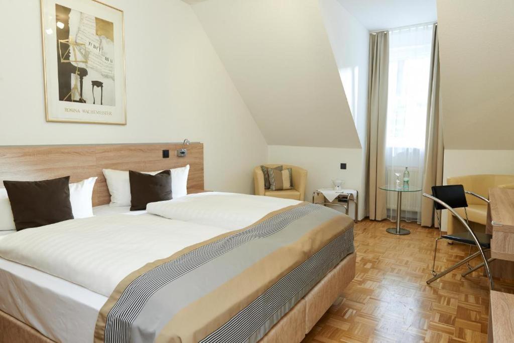 Hotel Mueller Cafe & Wein - Mondholzhotel Veitshöchheim Eksteriør billede