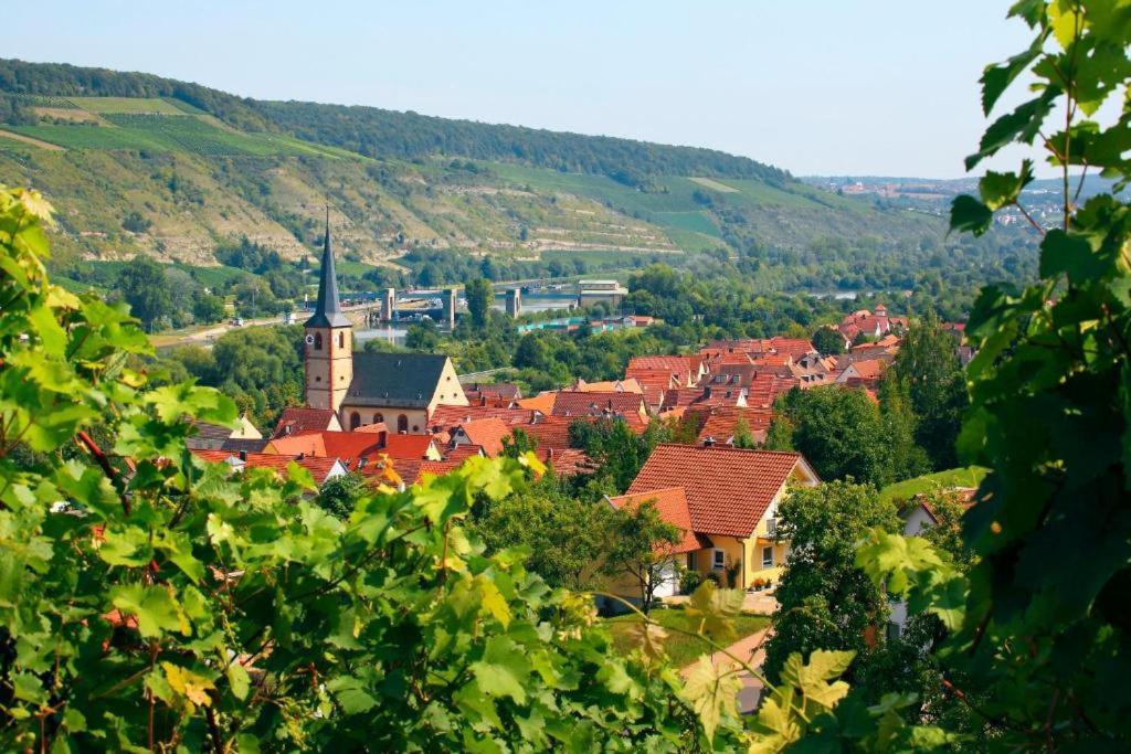 Hotel Mueller Cafe & Wein - Mondholzhotel Veitshöchheim Eksteriør billede